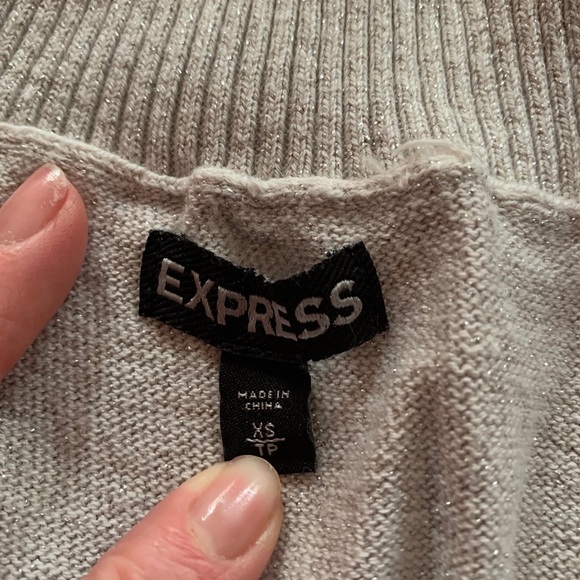 Beautiful sweater - Picture 4 of 6